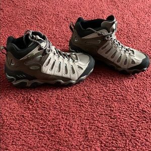 Women’s Oboz waterproof hiking boots